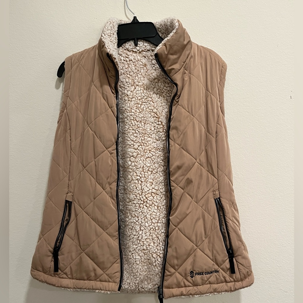 Beige puffer vest